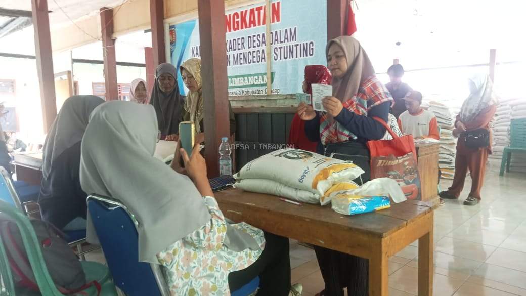 PEMDES Limbangan Menyaluran Bantuan Pangan Kepada 1141 KPM