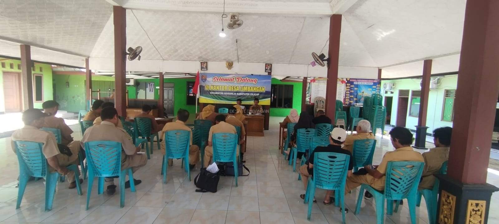 Optimalkan Pelayanan dan Sosial, Pemdes Limbangan Bahas Data Penduduk hingga Penyaluran Bantuan